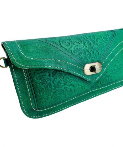 Monedero de cuero con estampado artesanal verde Ciro