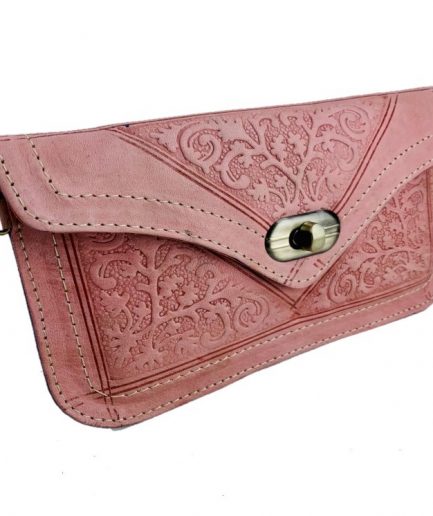 Monedero de cuero con estampado artesanal rosa palo Ciro