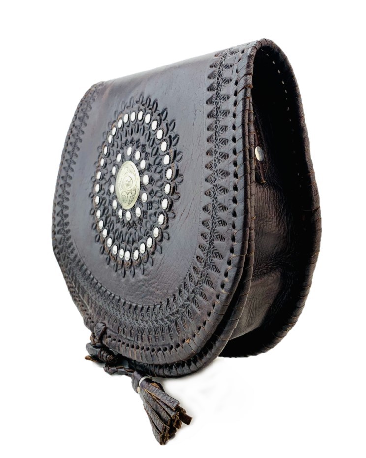Bandolera de cuero repujado marrón