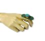 Anillo boho Tibetano dorado con piedras verdes