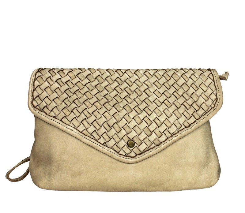 Bolso sobre de piel lavada beige Madeline