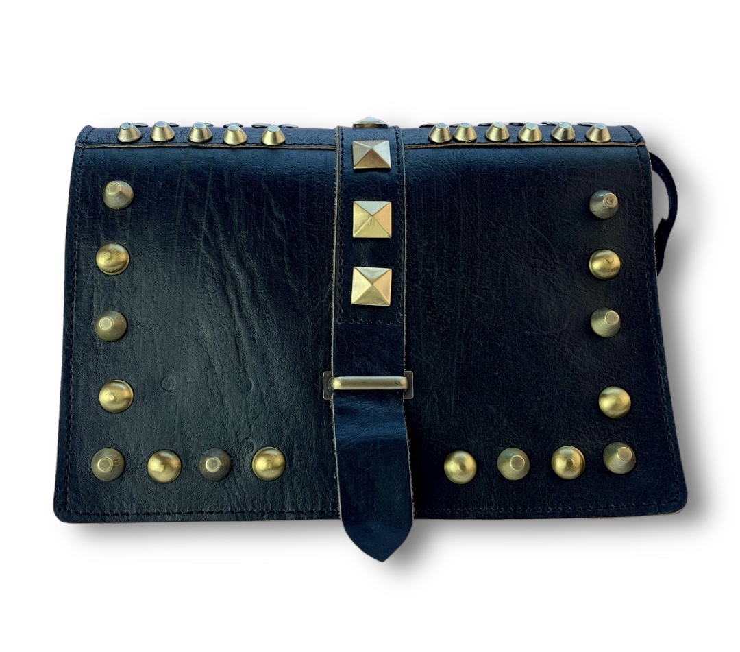 Bolso negro rock  tachas