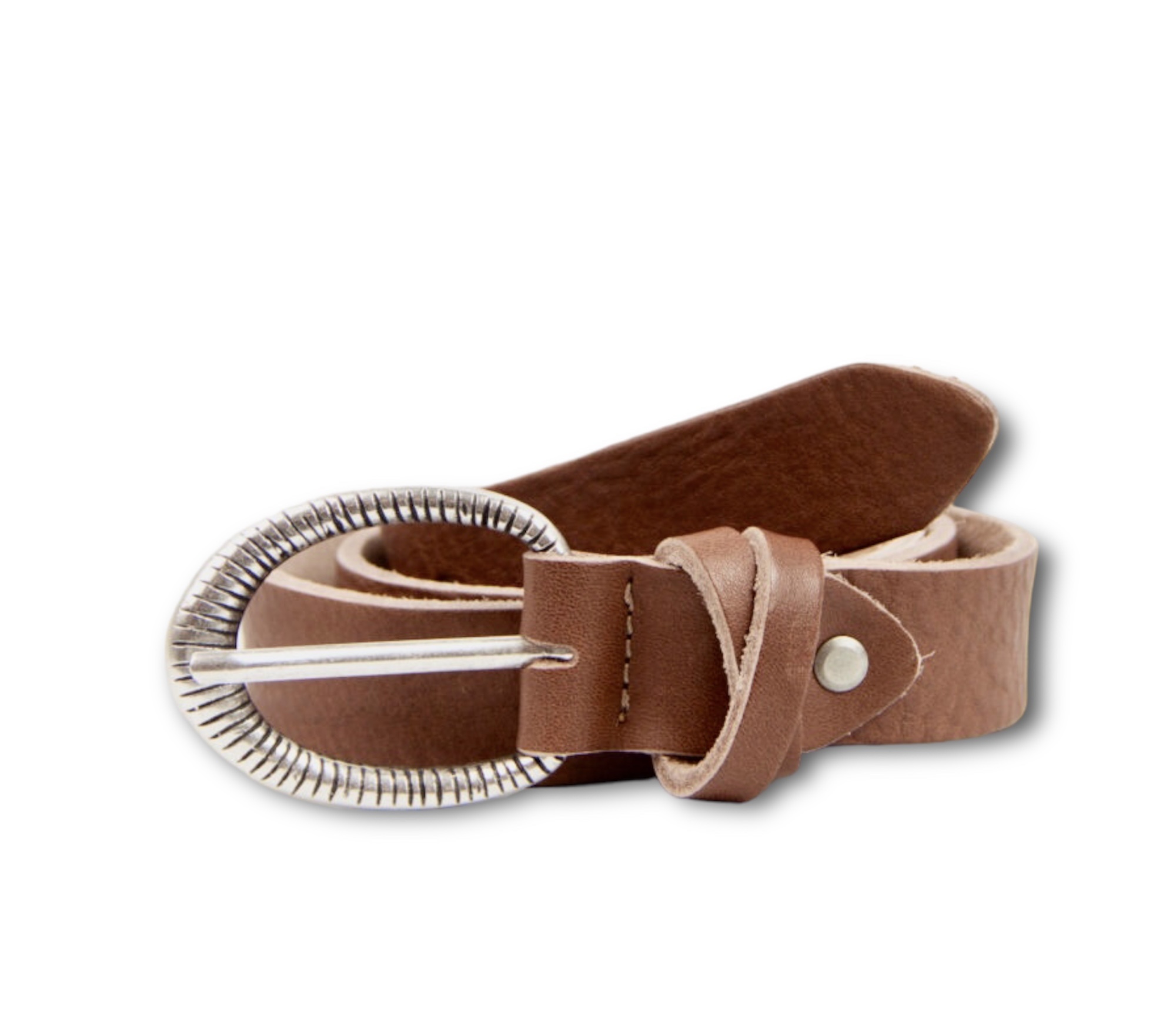 Cinturón de piel camel y hebilla ovalada con detalle grabado