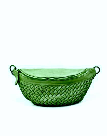 Riñonera verde menta de piel lavada trenzada Vicky