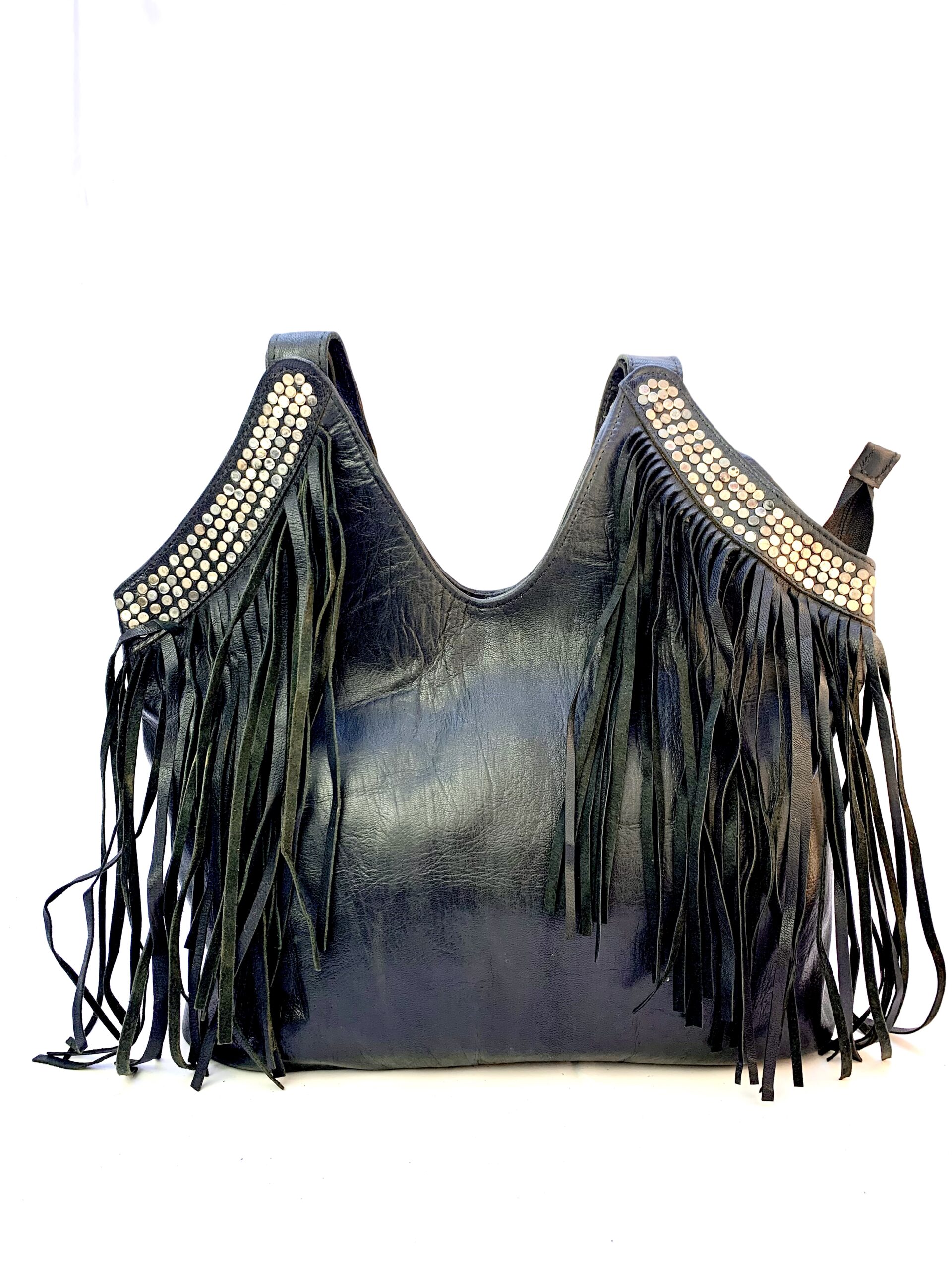 Bolso de hombro negro con tachas y flecos Amparo