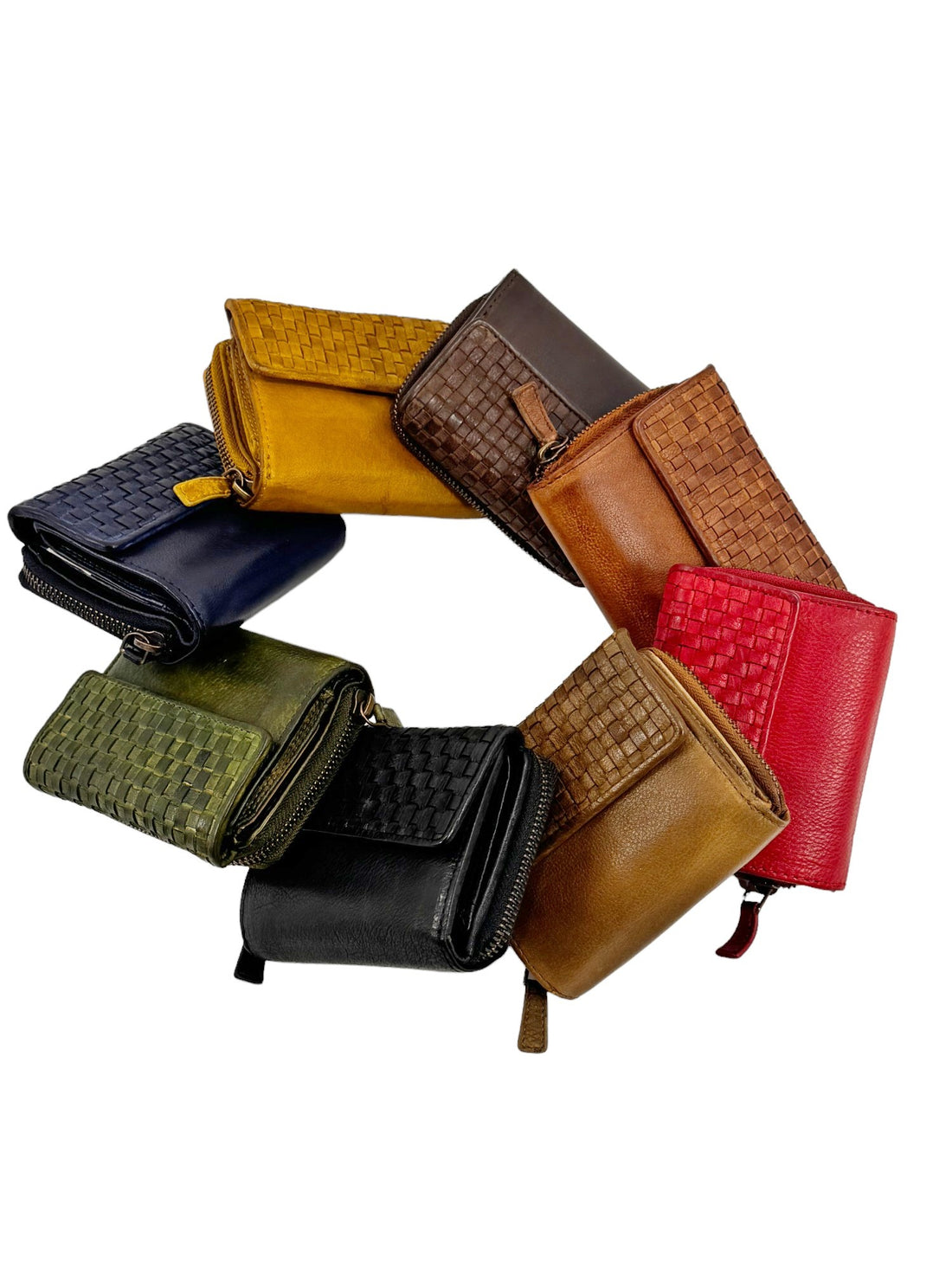 Cartera billetera mediana trenzada de piel lavada Axelle