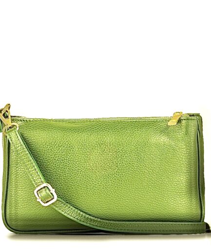 Bolso bandolera verde pistacho liso con cadena dorada