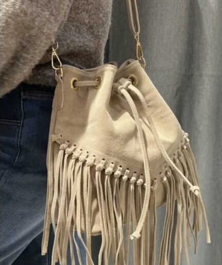 Bolso saco beige con flecos boho soul