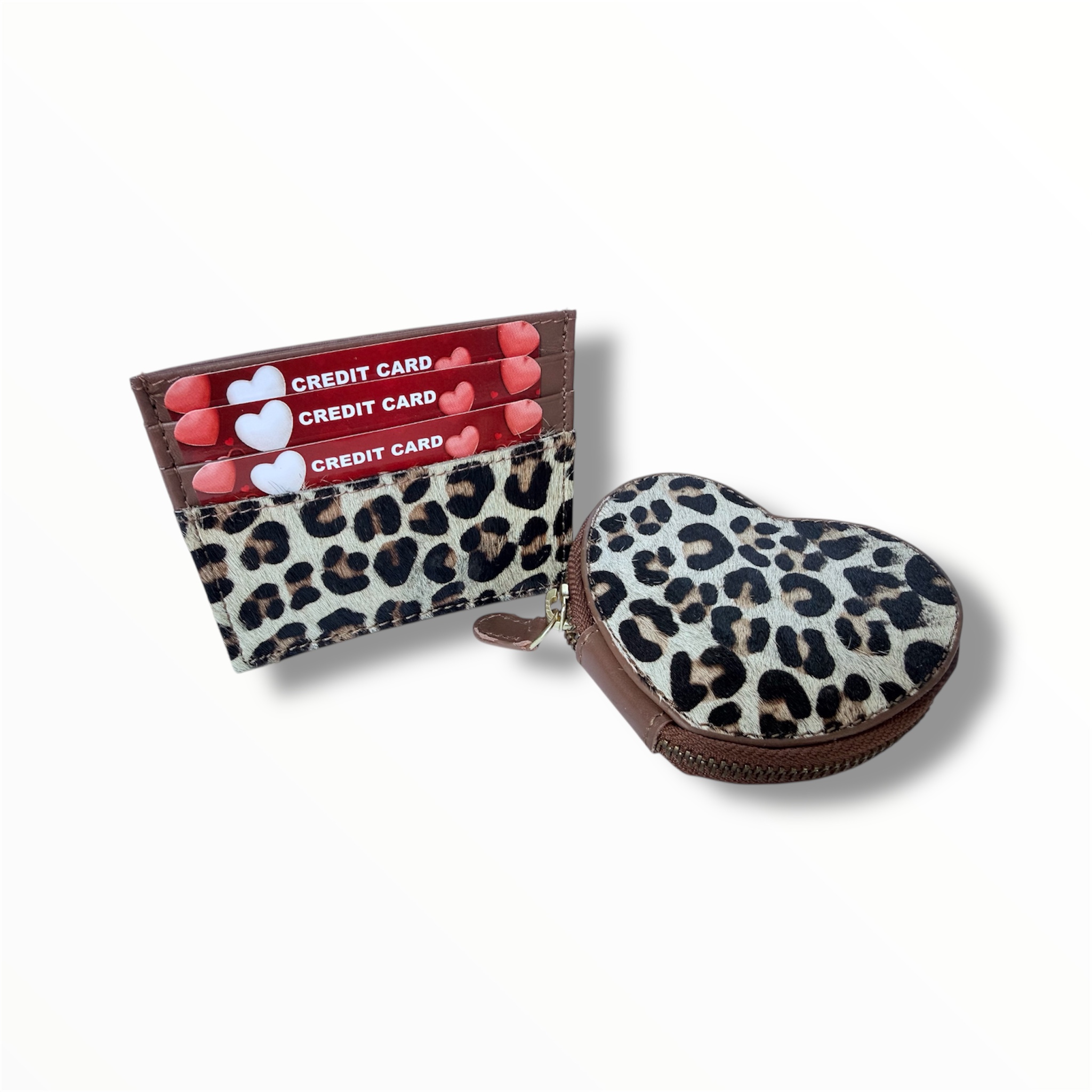 Set de Regalo Ibagsbelts – Monedero Corazón + Tarjetero Animal Print