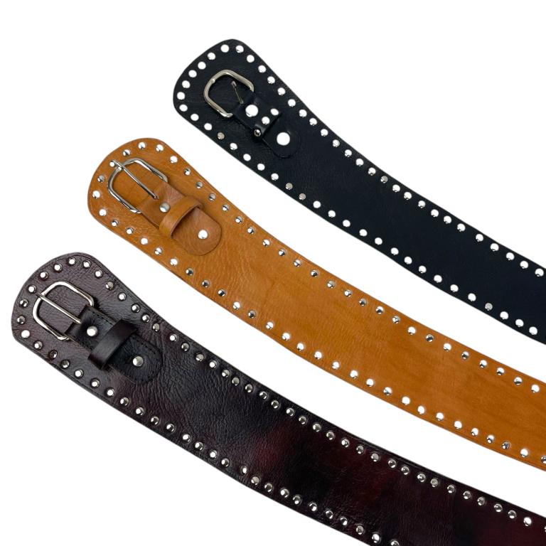 Cinturón Artesanal en Piel con Diseño Exclusivo y Muchas Tachuelas Decorativas para Mujer-All