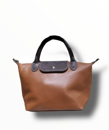Bolso camel de piel genuina de diseño minimalista y elegante Paloma