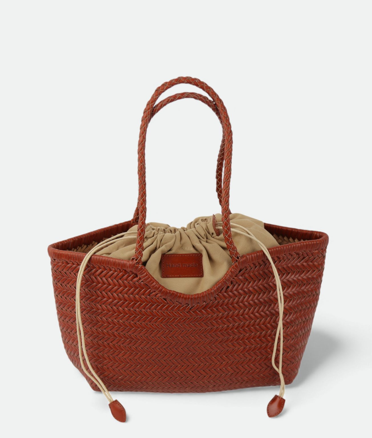 Bolso capazo de diseño en cuero trenzado camel MEDIANO