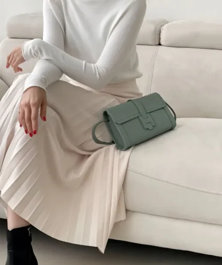 Bolso de mano en cuero color verde agua Hellen