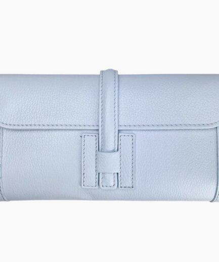 Bolso de mano en cuero color celeste Hellen