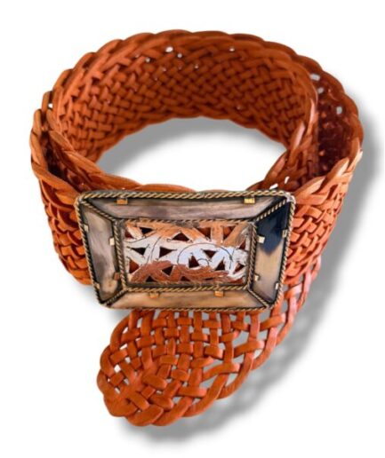 Cinturón de cuero naranja con hebilla rectangular tallada Duero