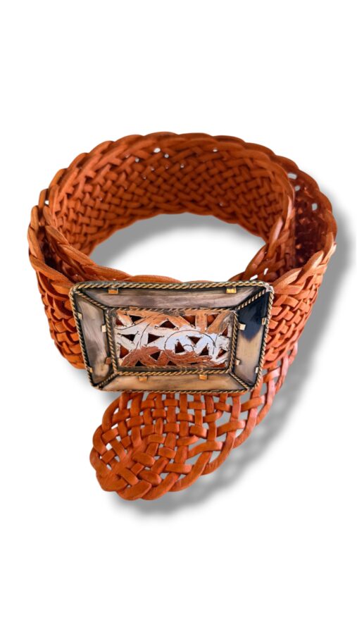 Cinturón de cuero naranja con hebilla rectangular tallada Duero